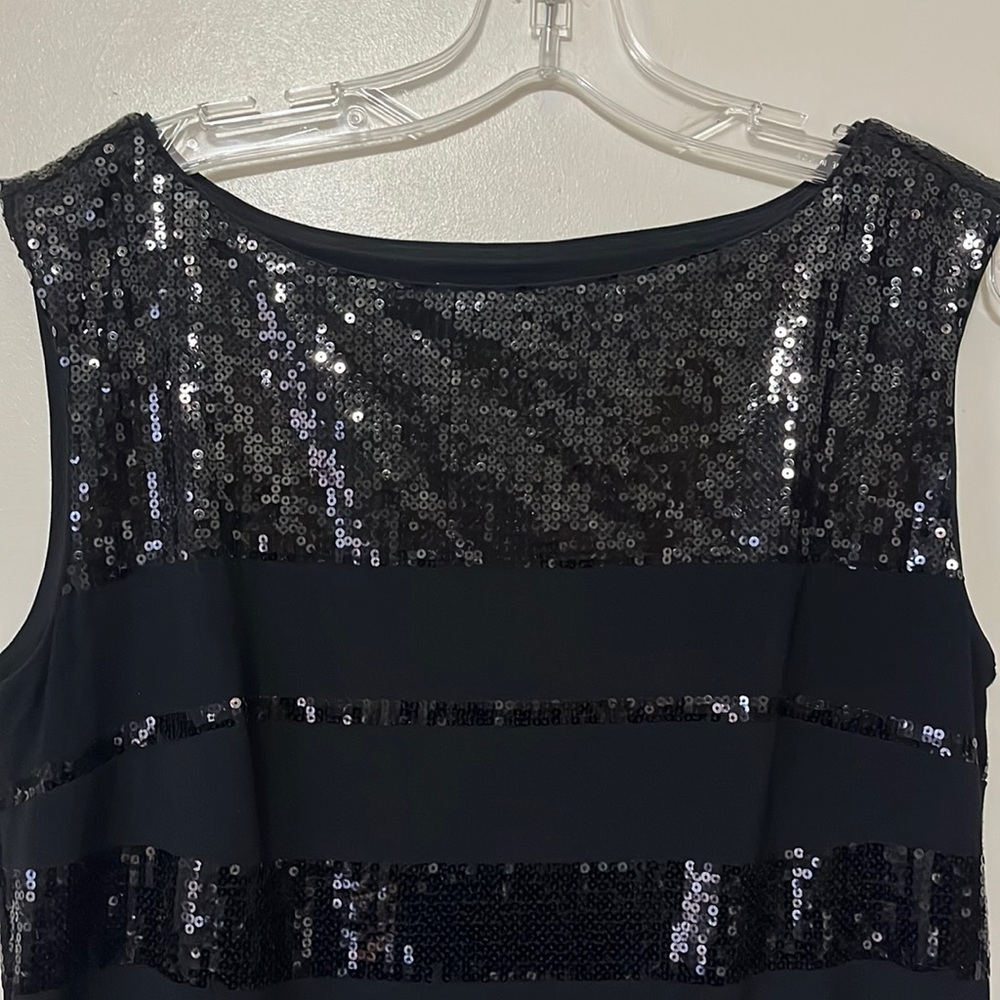 White House Black Market sequence dress, sleeveless, Lined, M. - Picture 6 of 7